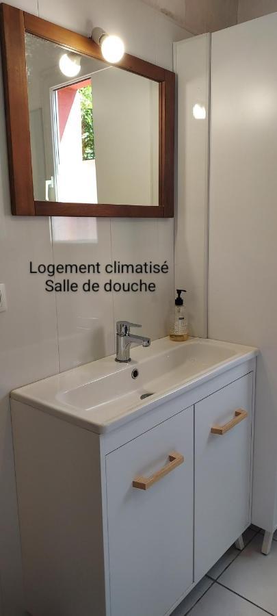 Le Barcares Logement Climatise Pour 6 Personnes, Draps Et Serviettes Non Fournis Air-Conditioned Accommodation For 6 People, Sheets And Towels Not Provided Alojamiento Con Aire Acondicionado Para 6 Personas, Sabanas Y Toallas No Incluidas Kültér fotó