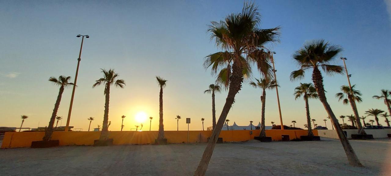 Le Barcares Logement Climatise Pour 6 Personnes, Draps Et Serviettes Non Fournis Air-Conditioned Accommodation For 6 People, Sheets And Towels Not Provided Alojamiento Con Aire Acondicionado Para 6 Personas, Sabanas Y Toallas No Incluidas Kültér fotó